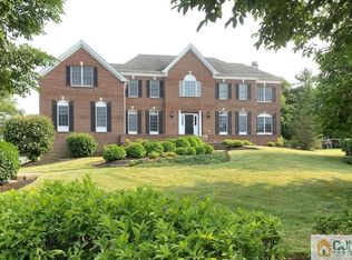 4 Windhaven Ct, Monroe Township, NJ 08831