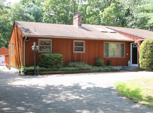 892 Holmdel Rd, Holmdel, NJ 07733