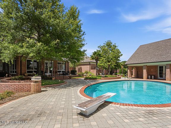 66th image of 147 Chantilly Dr