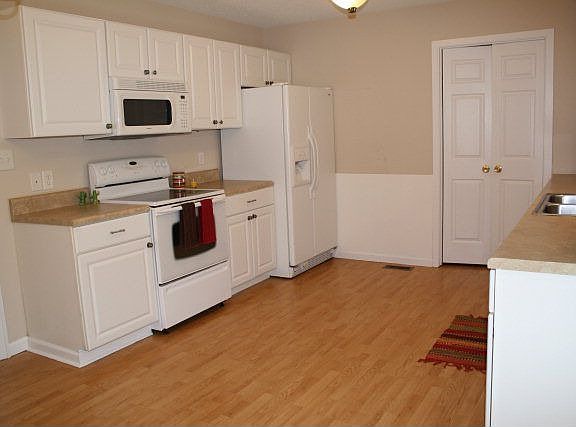 4th image of 706 Oakley Ave