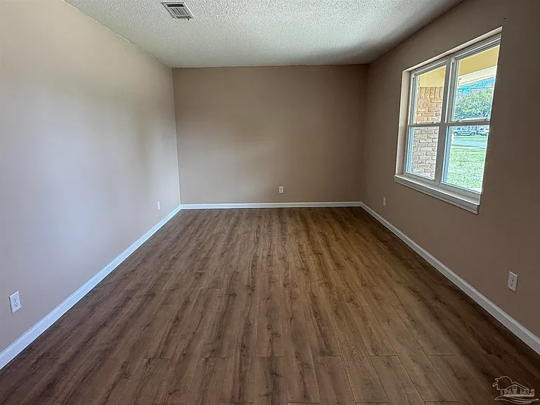 7845 Le Jeune Dr — Photo 6