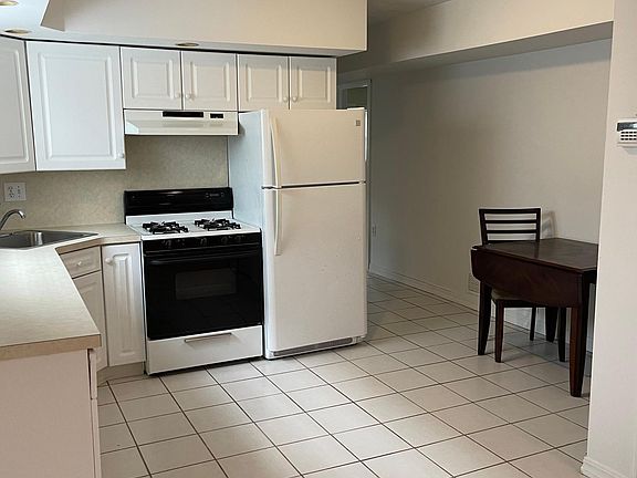 4th image of 428 Fanning St #1