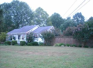 2008 Ruby Travis Dr, Chapmansboro, TN 37035