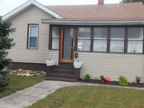 971 N Wood River Ave, Wood River, IL 62095