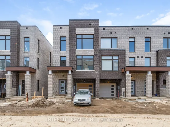 12 Queenpost Dr, Brampton, ON L6Y 6L2