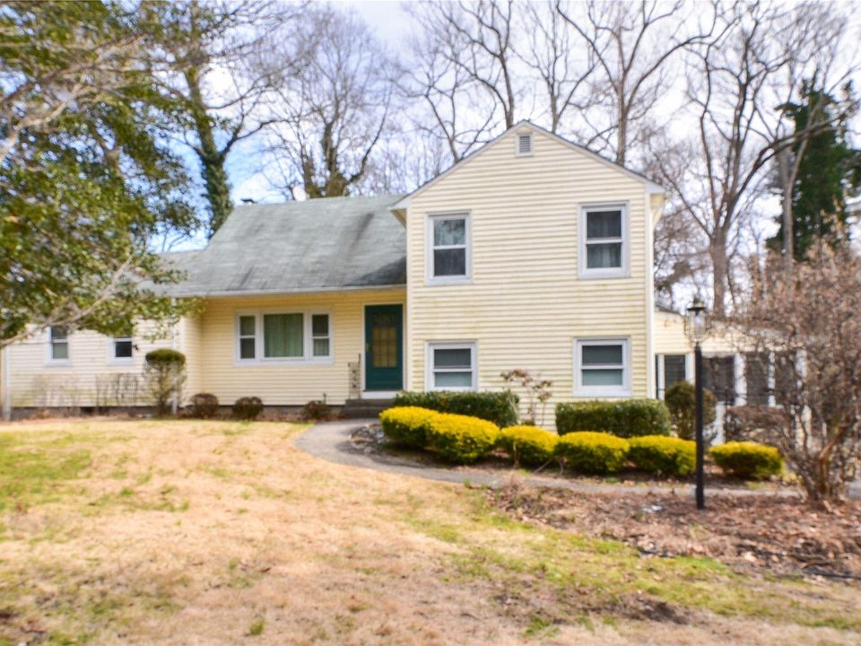 1st image of 116 Christian Avenue