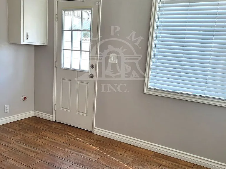 475 Saint Augustine Ave — Photo 12