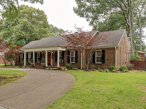 2nd image of 2071 Old Oak Dr