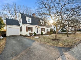 8 Stoneleigh Rd, Worcester, MA 01606