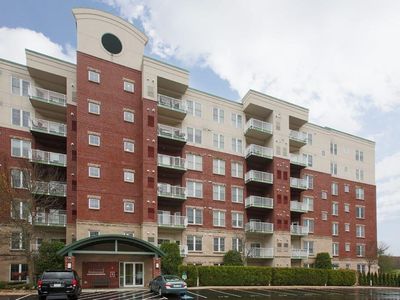 38 Village Rd APT 108, Middleton, MA, 01949