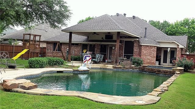 2nd image of 6016 Park Ln