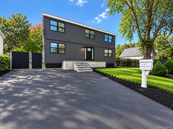 6 Sportsman Court, Shirley, NY 11967