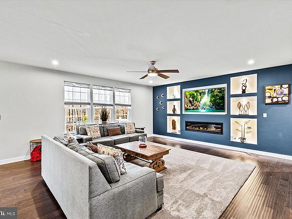 5th image of 105 Oak Rd