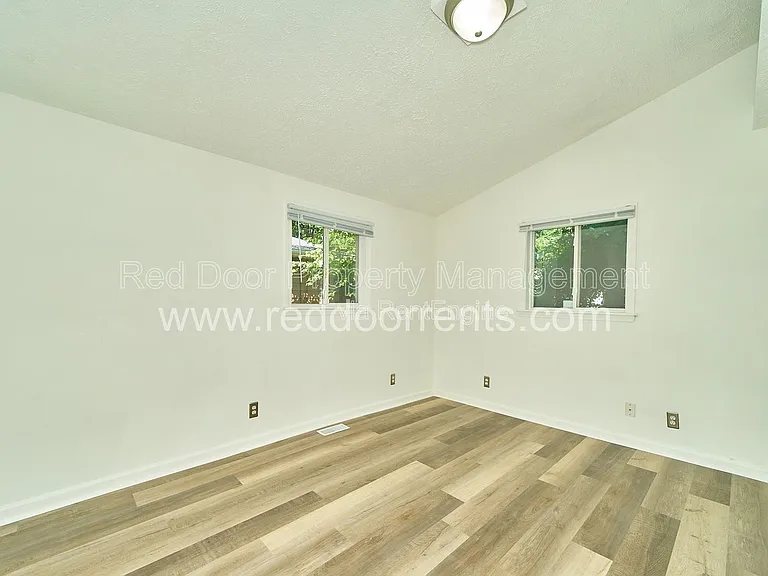 5422 Greenfield Ave — Photo 13