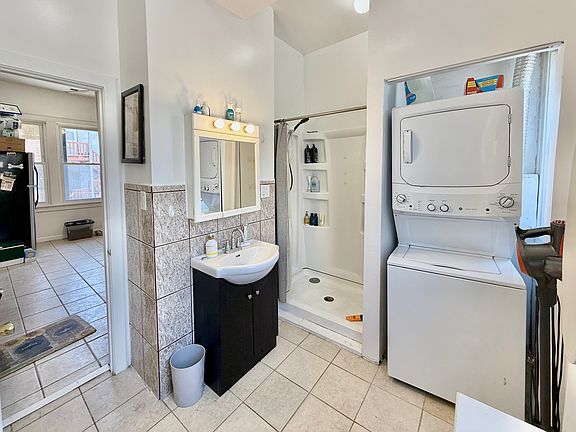 5th image of 2947 W Cortland St