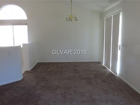 4th image of 2711 Old Town Dr