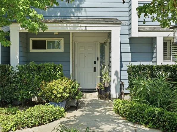 15735 Nordhoff St Unit 11, North Hills, CA 91343