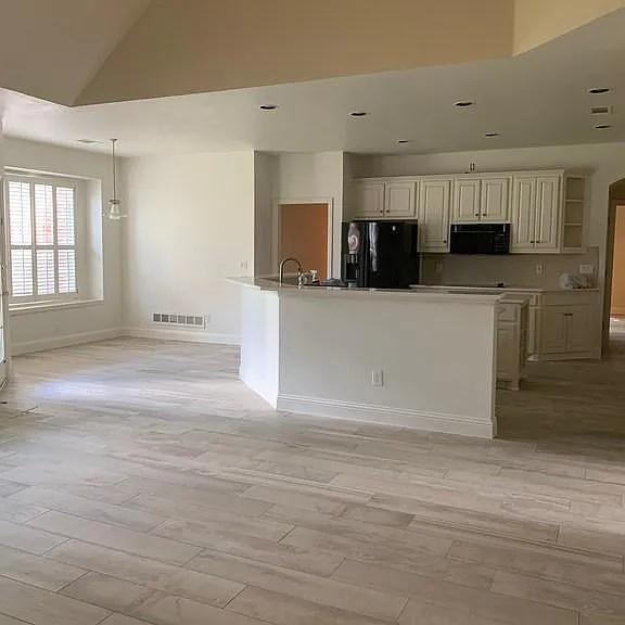 Wyndsor Creek Dr — Photo 3