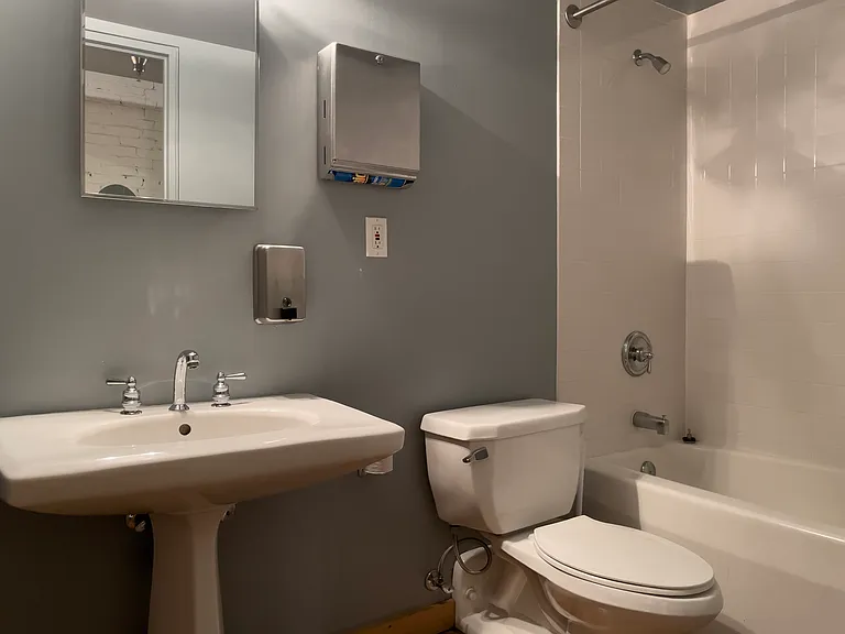 945 Liberty Ave #600 — Photo 31