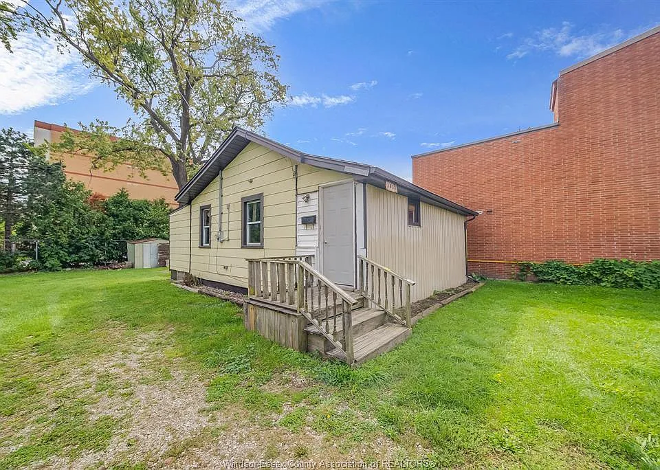 5837 Tecumseh Rd E