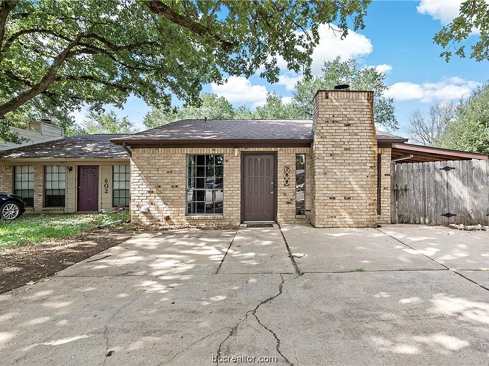 1st image of 600 San Saba Ct