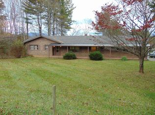 21 Grand Oaks Ln, Independence, VA 24348