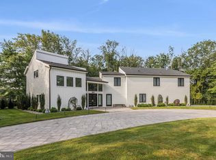 1811 Country Club Dr, Cherry Hill, NJ 08003