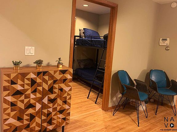 5th image of 2826 N Lincoln Ave