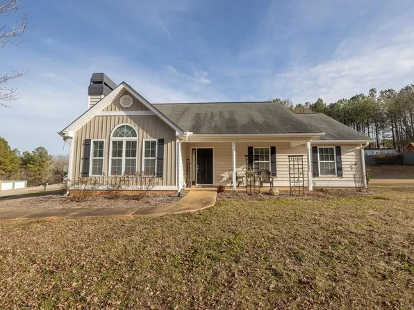 10 Lee Road 2130, Valley, AL 36854