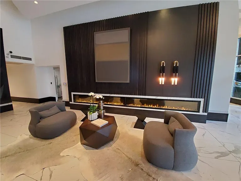 400 W Peachtree St NW #1614 — Photo 21