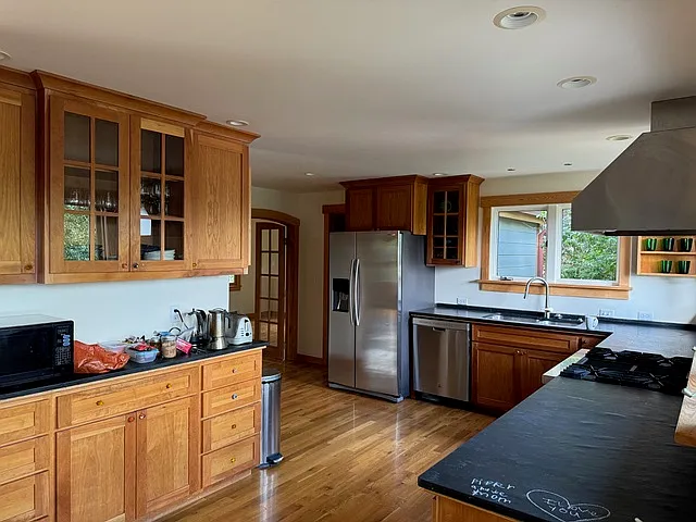 651 College Ave — Photo 14