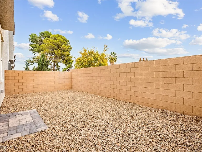 10140 Gabby Glen St — Photo 23
