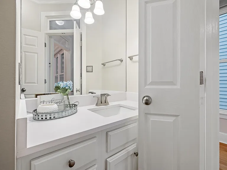 752 Island Dr — Photo 16