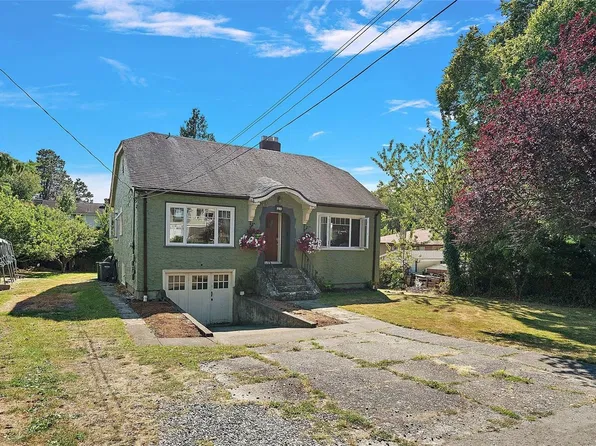 81 Logan Ave, Saanich, BC V9A 1H4