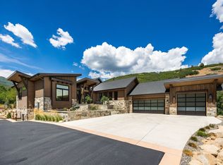 178 N Oakwood Cir, Springville, UT 84663
