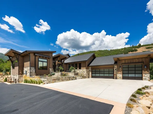 178 N Oakwood Cir, Springville, UT 84663