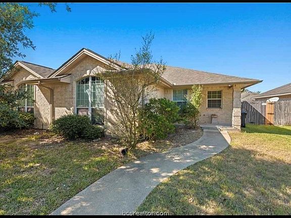 2nd image of 901-903 Crepe Myrtle St