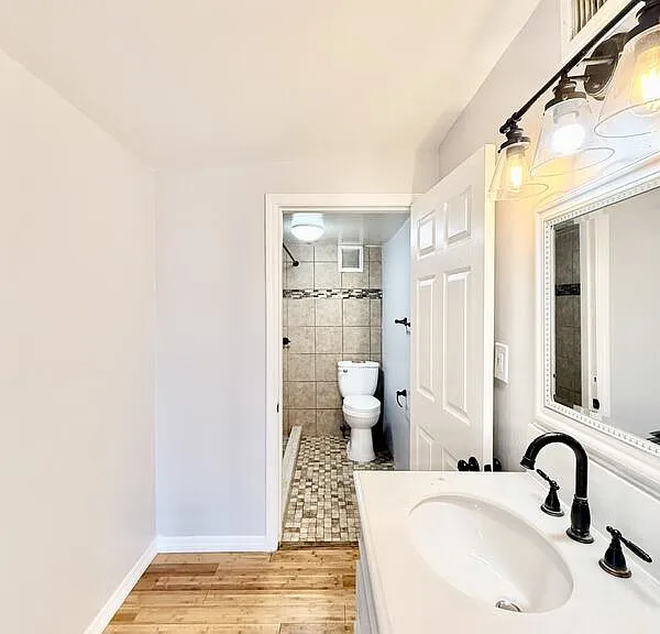 713 Smith St — Photo 42