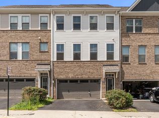 2604 Loganberry Dr, Herndon, VA 20171