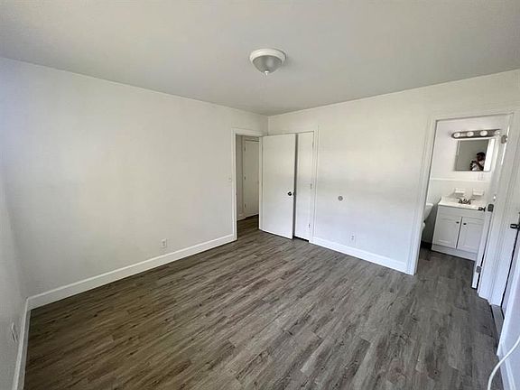 3rd image of 710 Bayberry Dr #1