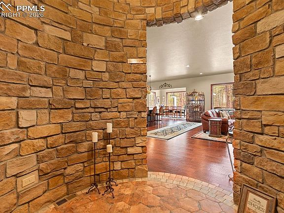 5th image of 1429 Gore Cir