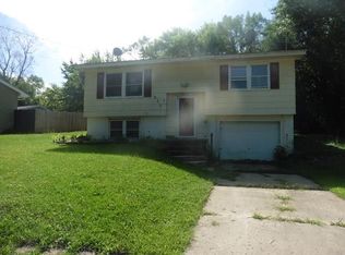 620 Franklin Dr, Martensdale, IA 50160