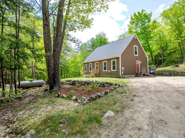 52 Cowett Rd Road, Hartford, ME 04220