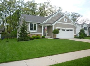 2561 Stockwood Dr NE, Grand Rapids, MI 49505