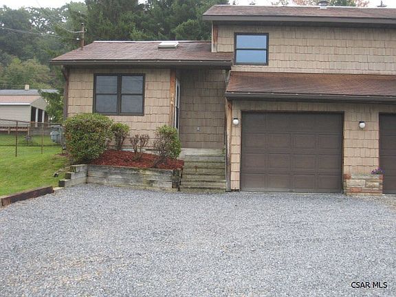 2nd image of 216 Hastings St