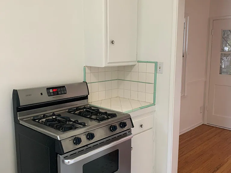 408 N Doheny Dr #4 — Photo 9