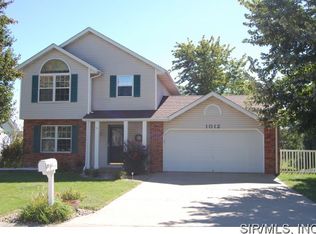 1012 Meadows Ct, Maryville, IL 62062