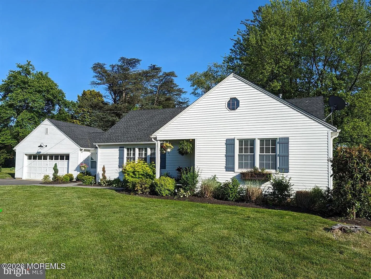 4 bed, 2822 sqft, $4,500 — Photo 4