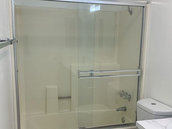 4th image of 15746 Vanowen St #210