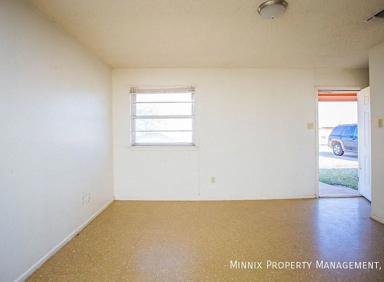630 S Crosby St — Photo 6
